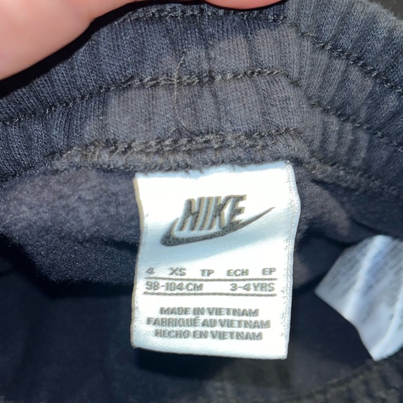Boys Nike sweatpants - Picture 2 of 2
